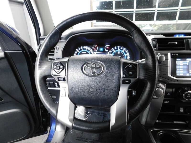 2016 Toyota 4Runner SR5 Sport Utility 4X   - Photo 28 - Gladstone, OR 97027