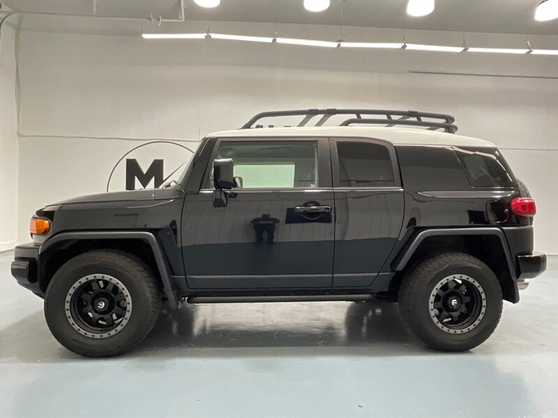 2008 Toyota FJ Cruiser 4X4 / 4.0L 6Cyl / NEW TIRES / LOCAL w/ ZERO RUST  / Rear Diff Lock - Photo 3 - Gladstone, OR 97027