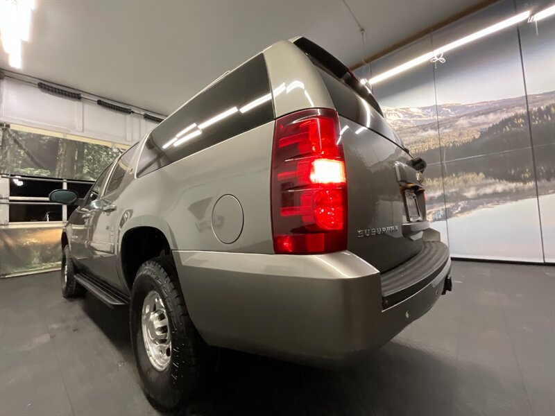 2007 Chevrolet Suburban LT 2500 4X4 / 6.0L V8 / Leather Heated Seats  NEW TIRES /3/4 TON / SUNROOF / LUGGAGE RACK / RUST FREE / 3RD ROW SEAT / SHARP & CLEAN!! - Photo 35 - Gladstone, OR 97027