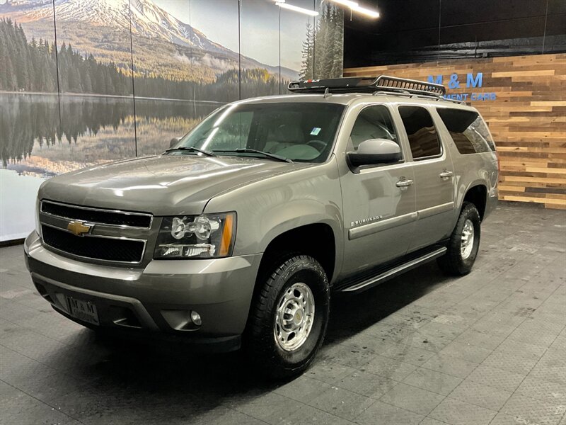 2007 Chevrolet Suburban LT 2500 4X4 / 6.0L V8 / Leather Heated Seats  NEW TIRES /3/4 TON / SUNROOF / LUGGAGE RACK / RUST FREE / 3RD ROW SEAT / SHARP & CLEAN!! - Photo 1 - Gladstone, OR 97027