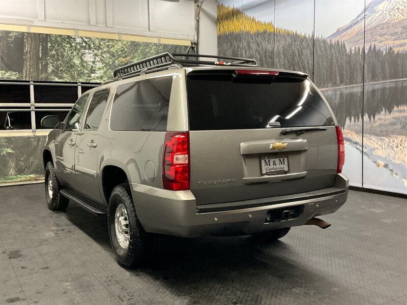 2007 Chevrolet Suburban LT 2500 4X4 / 6.0L V8 / Leather Heated Seats  NEW TIRES /3/4 TON / SUNROOF / LUGGAGE RACK / RUST FREE / 3RD ROW SEAT / SHARP & CLEAN!! - Photo 7 - Gladstone, OR 97027