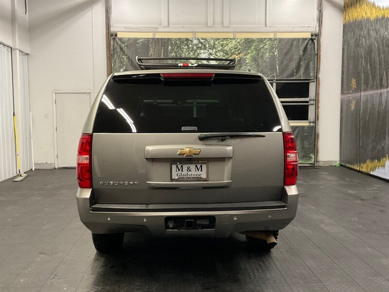 2007 Chevrolet Suburban LT 2500 4X4 / 6.0L V8 / Leather Heated Seats  NEW TIRES /3/4 TON / SUNROOF / LUGGAGE RACK / RUST FREE / 3RD ROW SEAT / SHARP & CLEAN!! - Photo 6 - Gladstone, OR 97027