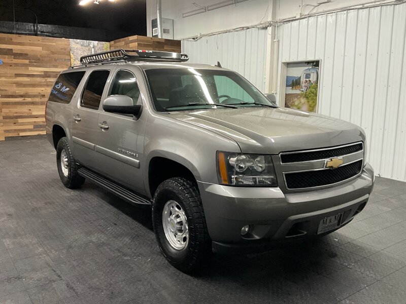 2007 Chevrolet Suburban LT 2500 4X4 / 6.0L V8 / Leather Heated Seats  NEW TIRES /3/4 TON / SUNROOF / LUGGAGE RACK / RUST FREE / 3RD ROW SEAT / SHARP & CLEAN!! - Photo 2 - Gladstone, OR 97027