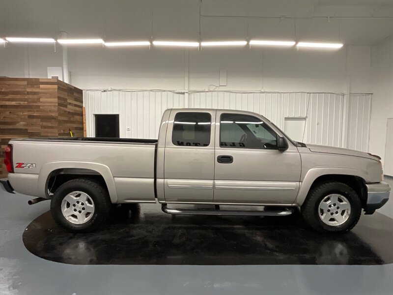 2007 Chevrolet Silverado 1500 Classic LT 4-Door / 4X4 / 5.3L V8 / Z-71 OFF RD /RUST FREE  / LOCAL TRUCK / GREAT CONDITION - Photo 4 - Gladstone, OR 97027