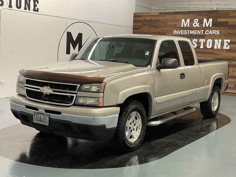 2007 Chevrolet Silverado 1500 Classic LT 4-Door / 4X4 / 5.3L V8 / Z-71 OFF RD /RUST FREE  / LOCAL TRUCK / GREAT CONDITION - Photo 1 - Gladstone, OR 97027