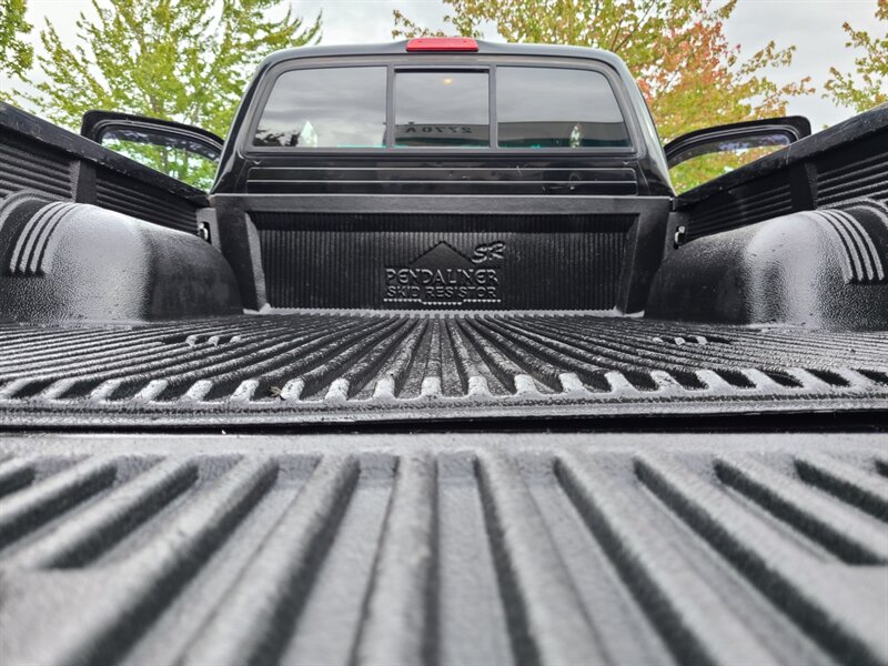 2003 Toyota Tacoma V6 3.4L / 4X4 / 5-SPEED MANUAL / NEW TIMING BELT + WATER PUMP / NEW LIFT & NEW TIRES !! - Photo 27 - Portland, OR 97217