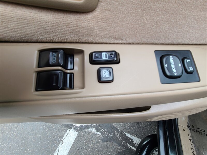 2003 Toyota Tacoma V6 3.4L / 4X4 / 5-SPEED MANUAL / NEW TIMING BELT + WATER PUMP / NEW LIFT & NEW TIRES !! - Photo 28 - Portland, OR 97217
