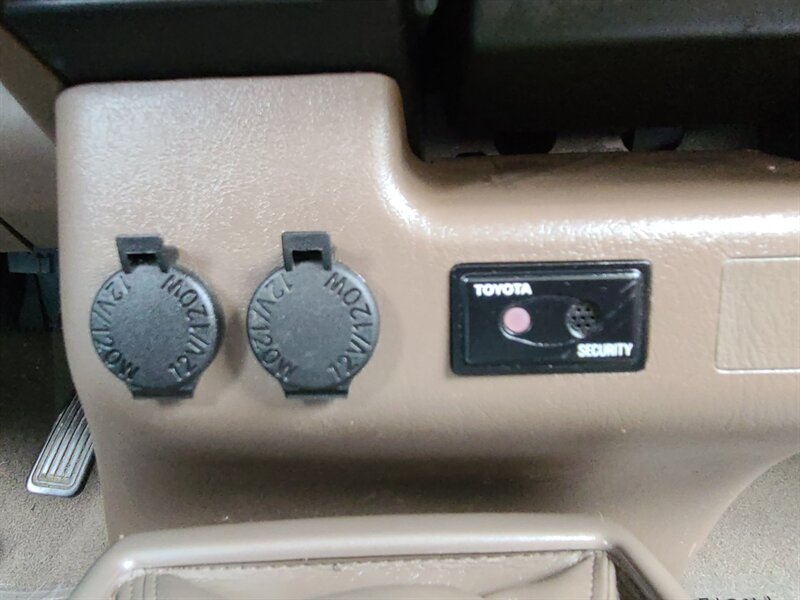 2003 Toyota Tacoma V6 3.4L / 4X4 / 5-SPEED MANUAL / NEW TIMING BELT + WATER PUMP / NEW LIFT & NEW TIRES !! - Photo 30 - Portland, OR 97217