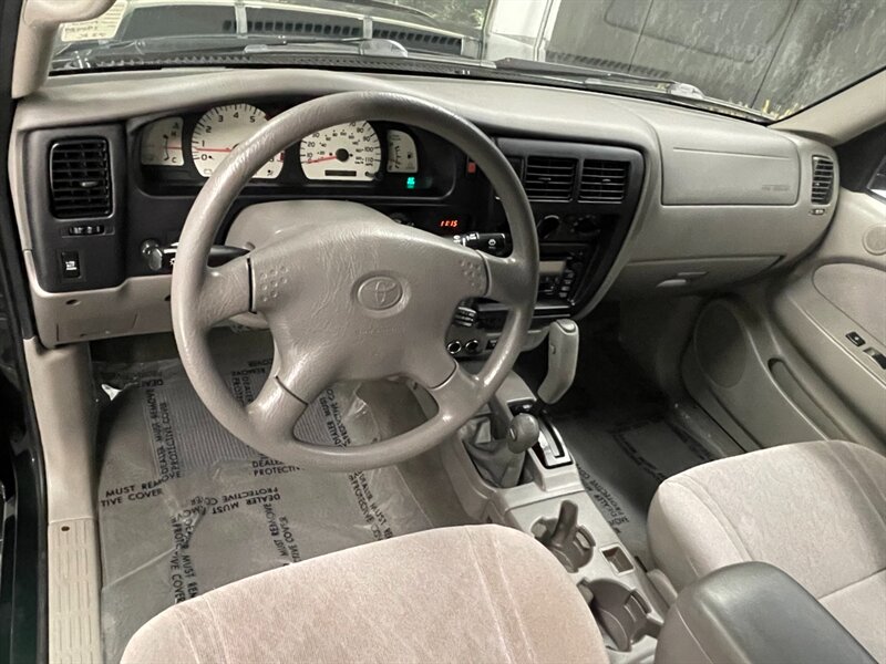 2003 Toyota Tacoma V6 2dr Xtracab SR5 /   - Photo 17 - Gladstone, OR 97027