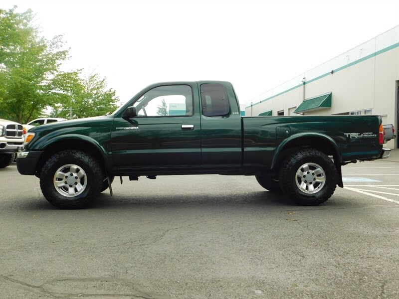 1999 Toyota Tacoma SR5 V6 4X4 /TRD OFF RD/ 5-SPEED / REAR  DIFF LOCKS   - Photo 3 - Portland, OR 97217