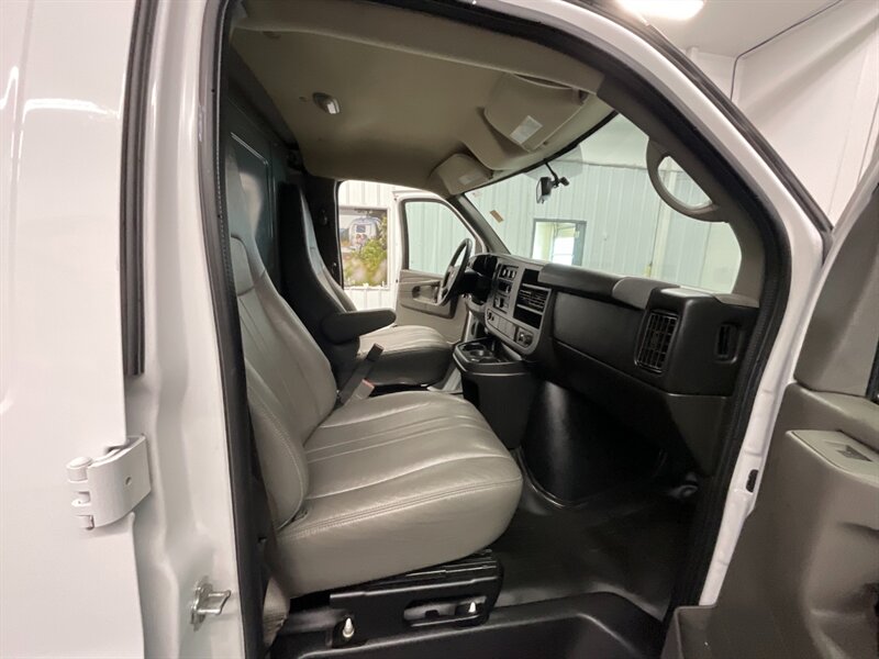 2015 Chevrolet Express   - Photo 19 - Gladstone, OR 97027