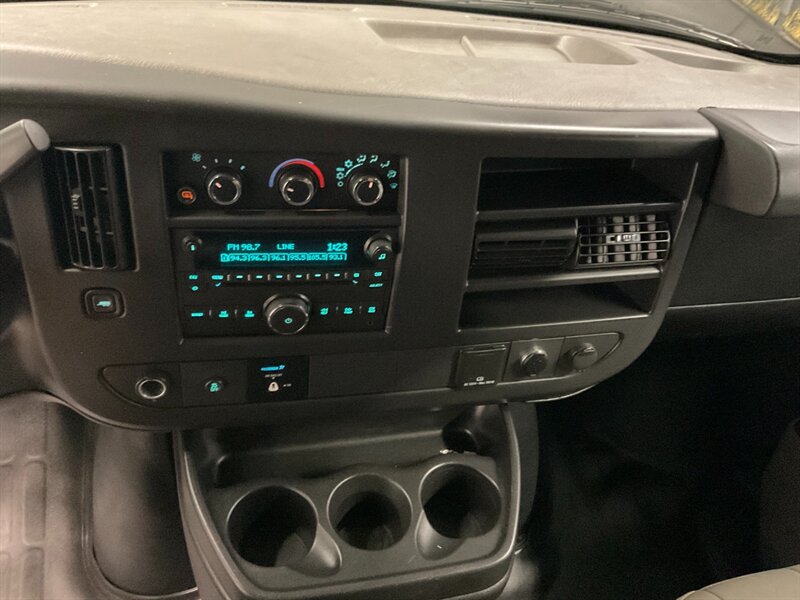 2015 Chevrolet Express   - Photo 32 - Gladstone, OR 97027