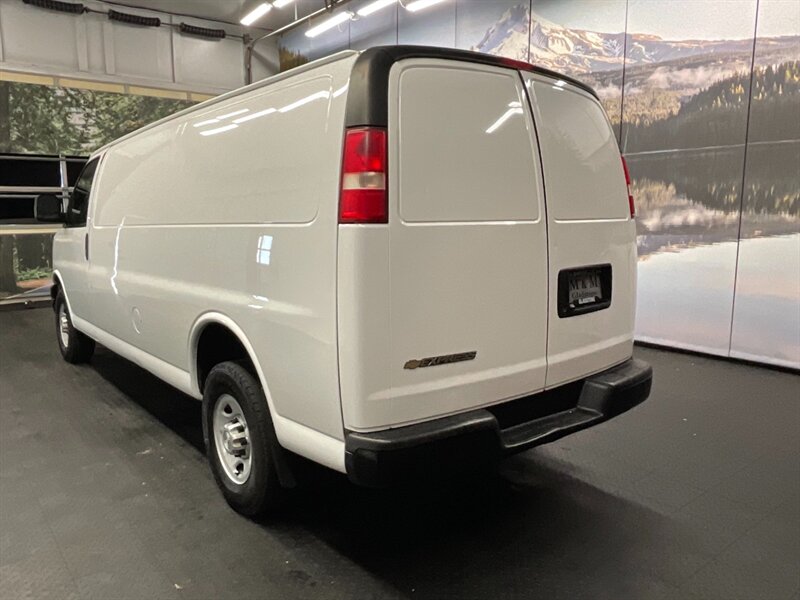 2015 Chevrolet Express   - Photo 11 - Gladstone, OR 97027