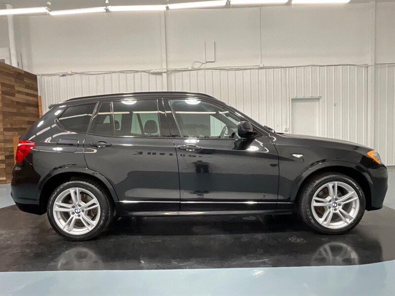 2014 BMW X3 xDrive35i AWD / LEATHER / SUNROOF / Pano Sunroof  / LOCAL RUST FREE - Photo 4 - Gladstone, OR 97027