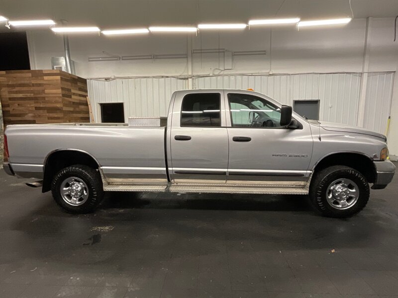 2003 Dodge Ram 2500 SLT Quad Cab 4X4 / 5.9L DIESEL / 5-SPEED MANUAL  LONG BED / 5.9L  CUMMINS DIESEL / LOCAL OREGON TRUCK / RUST FREE - Photo 4 - Gladstone, OR 97027