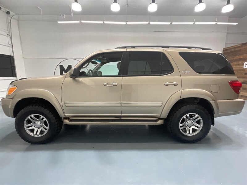 2006 Toyota Sequoia SR5 4X4 /4.7L V8 / NEW LIFT & TIRES/ 137K MILES  / ZERO RUST / Navigation / FRESH TIMING BELT SERVICE DONE - Photo 3 - Gladstone, OR 97027