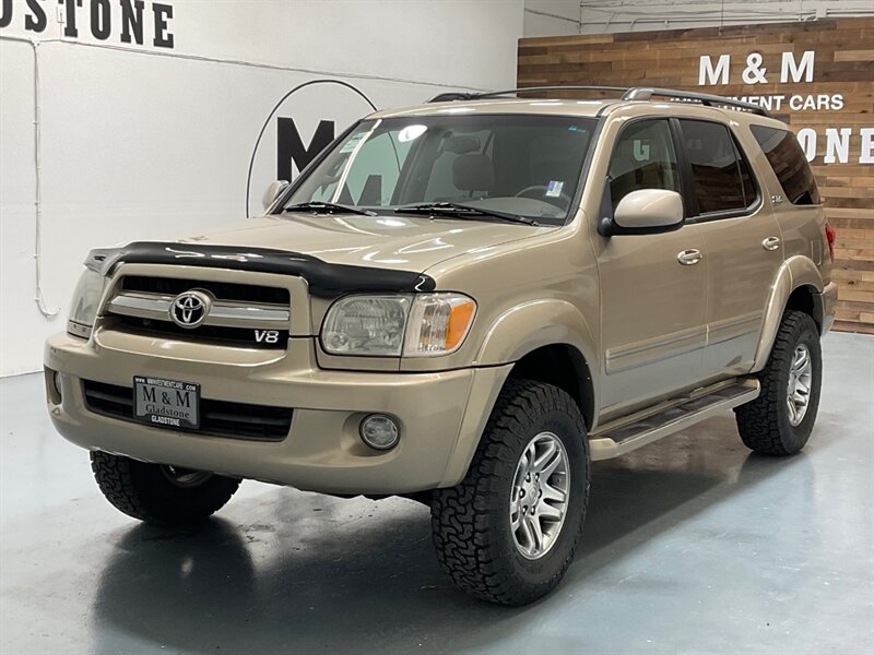 2006 Toyota Sequoia SR5 4X4 /4.7L V8 / NEW  TIRES/ ZERO RUST  / Navigation / FRESH TIMING BELT SERVICE DONE - Photo 1 - Gladstone, OR 97027