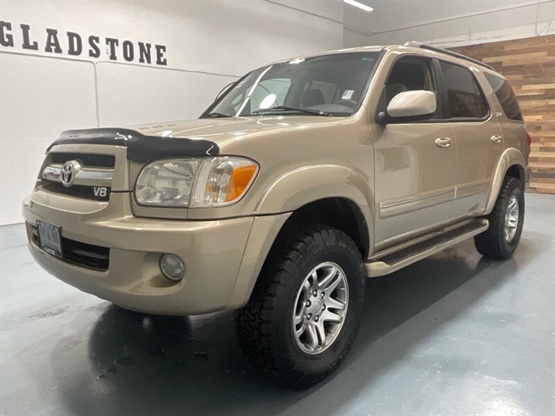 2006 Toyota Sequoia SR5 4X4 /4.7L V8 / NEW LIFT & TIRES/ 137K MILES  / ZERO RUST / Navigation / FRESH TIMING BELT SERVICE DONE - Photo 1 - Gladstone, OR 97027