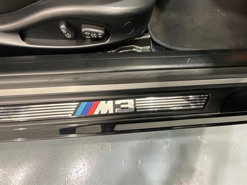 2005 BMW M3 Convertible / 3.2L 6Cyl / 6-SPEED MANUAL/69K MILES / Leather Heated Seats / Navigation / BRAND NEW TIRES / ZERO RUST - Photo 22 - Gladstone, OR 97027