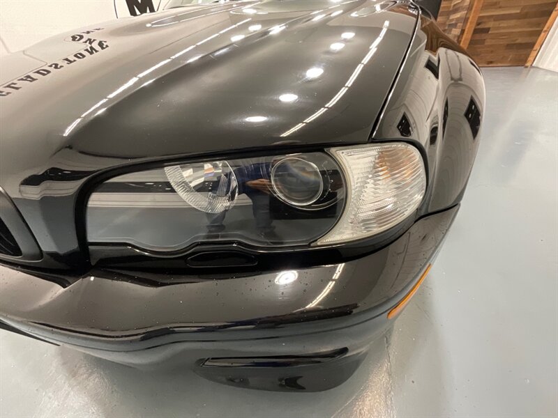 2005 BMW M3 Convertible / 3.2L 6Cyl / 6-SPEED MANUAL/69K MILES / Leather Heated Seats / Navigation / BRAND NEW TIRES / ZERO RUST - Photo 26 - Gladstone, OR 97027