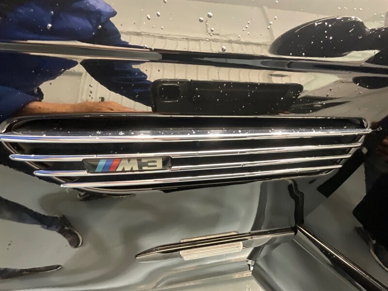 2005 BMW M3 Convertible / 3.2L 6Cyl / 6-SPEED MANUAL/69K MILES / Leather Heated Seats / Navigation / BRAND NEW TIRES / ZERO RUST - Photo 33 - Gladstone, OR 97027