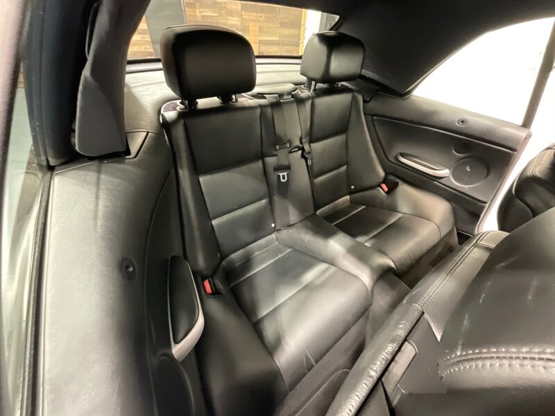 2005 BMW M3 Convertible / 3.2L 6Cyl / 6-SPEED MANUAL/69K MILES / Leather Heated Seats / Navigation / BRAND NEW TIRES / ZERO RUST - Photo 13 - Gladstone, OR 97027