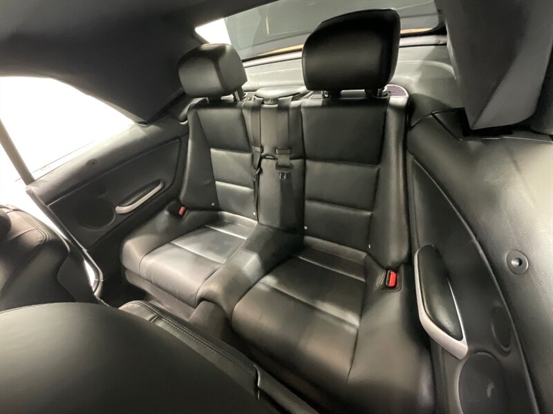 2005 BMW M3 Convertible / 3.2L 6Cyl / 6-SPEED MANUAL/69K MILES / Leather Heated Seats / Navigation / BRAND NEW TIRES / ZERO RUST - Photo 38 - Gladstone, OR 97027