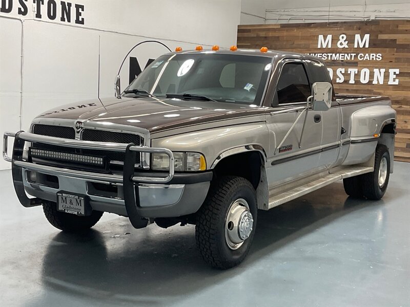 1998 Dodge Ram 3500 Laramie SLT 4X4 /5.9L DIESEL /12-VALVE / 5-SPEED  /DUALLY / ZERO RUST / ONLY 89,000 Miles Only - Photo 1 - Gladstone, OR 97027