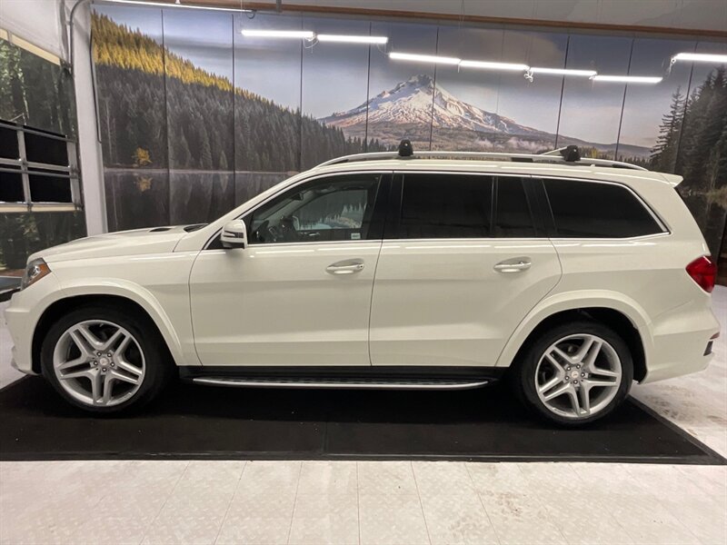 2013 Mercedes-Benz GL 550 4MATIC AWD / 4.6L V8 TWIN TURBO / 3RD SEAT  /Leather w. Heated & Cooled Seats / Navigation & Backup Camera / SHARP & CLEAN - Photo 3 - Gladstone, OR 97027