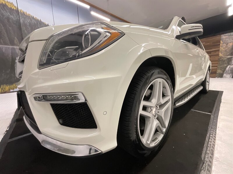 2013 Mercedes-Benz GL 550 4MATIC AWD / 4.6L V8 TWIN TURBO / 3RD SEAT  /Leather w. Heated & Cooled Seats / Navigation & Backup Camera / SHARP & CLEAN - Photo 29 - Gladstone, OR 97027