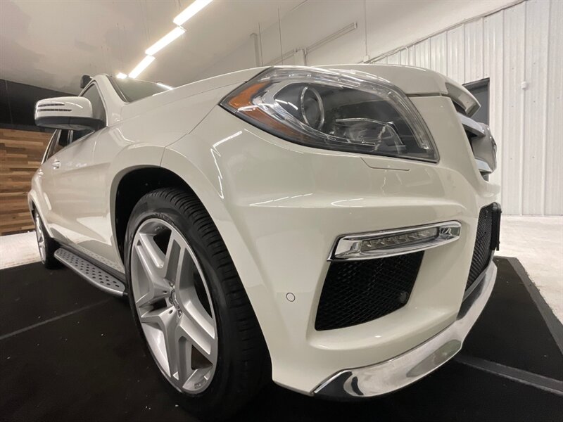 2013 Mercedes-Benz GL 550 4MATIC AWD / 4.6L V8 TWIN TURBO / 3RD SEAT  /Leather w. Heated & Cooled Seats / Navigation & Backup Camera / SHARP & CLEAN - Photo 28 - Gladstone, OR 97027