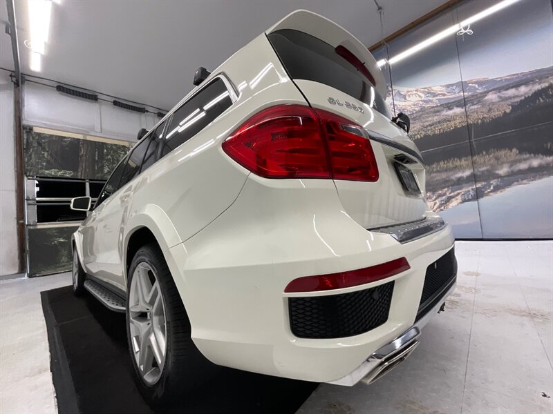 2013 Mercedes-Benz GL 550 4MATIC AWD / 4.6L V8 TWIN TURBO / 3RD SEAT  /Leather w. Heated & Cooled Seats / Navigation & Backup Camera / SHARP & CLEAN - Photo 26 - Gladstone, OR 97027