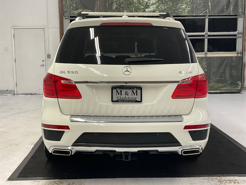 2013 Mercedes-Benz GL 550 4MATIC AWD / 4.6L V8 TWIN TURBO / 3RD SEAT  /Leather w. Heated & Cooled Seats / Navigation & Backup Camera / SHARP & CLEAN - Photo 6 - Gladstone, OR 97027