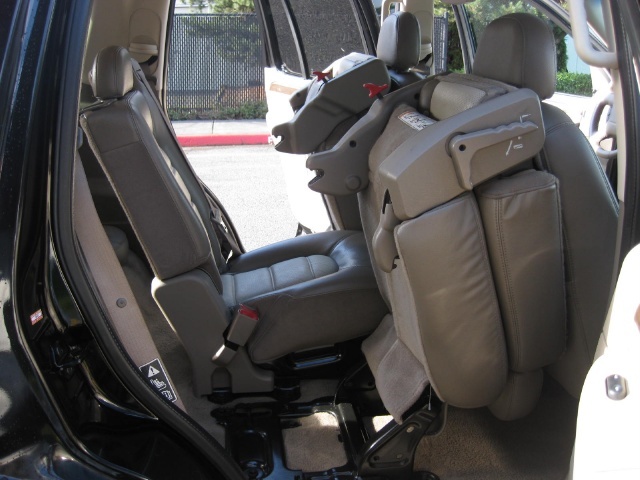 2003 Ford Explorer Eddie Bauer   - Photo 39 - Portland, OR 97217