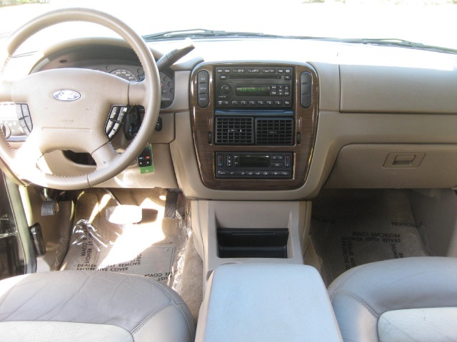 2003 Ford Explorer Eddie Bauer   - Photo 34 - Portland, OR 97217