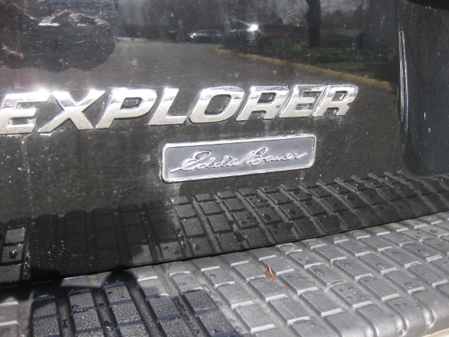 2003 Ford Explorer Eddie Bauer   - Photo 12 - Portland, OR 97217