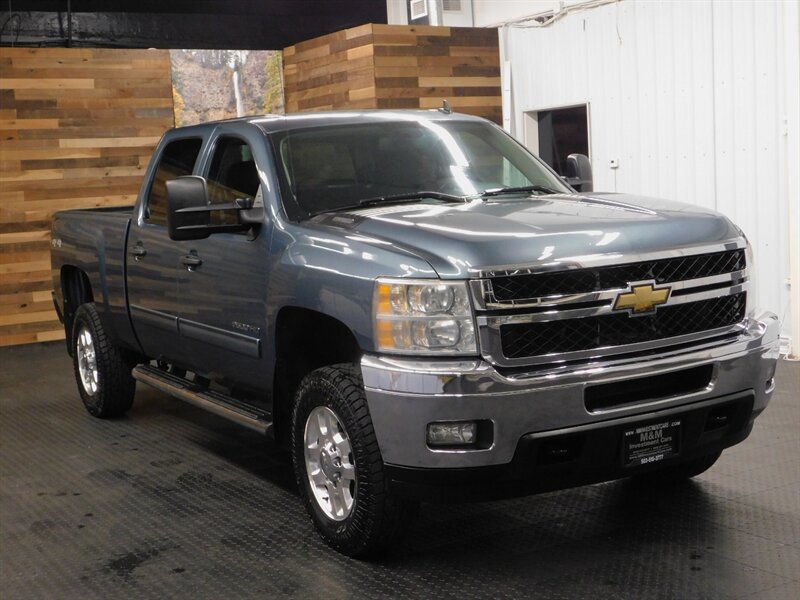 2011 Chevrolet Silverado 2500 LT Crew Cab 4X4 / 6.   - Photo 2 - Gladstone, OR 97027