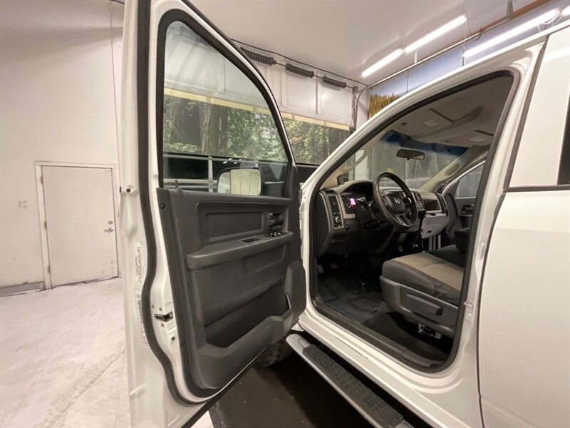 2011 RAM 3500 ST Crew Cab 4X4 / 6.7L DIESEL / 6-SPEED / LIFTED  / 1-TON / SWB / LIFTED w. BRAND NEW 35 " MUD TIRES & 18 " FUEL WHEELS / 146,000 MILES - Photo 10 - Gladstone, OR 97027