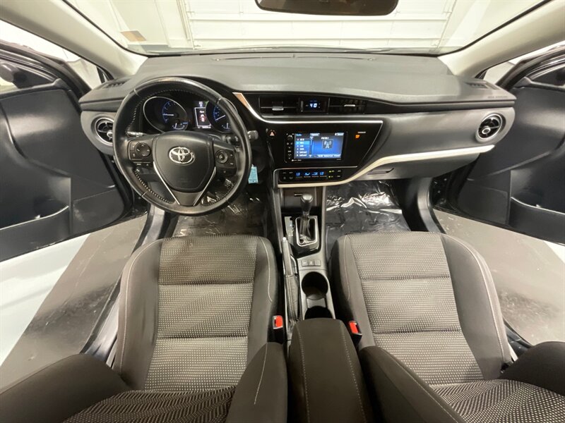 2017 Toyota Corolla iM Hatchback / 1.8L 4Cyl /Backup Camera/ Automatic  / ONLY 55,000 MILES - Photo 15 - Gladstone, OR 97027