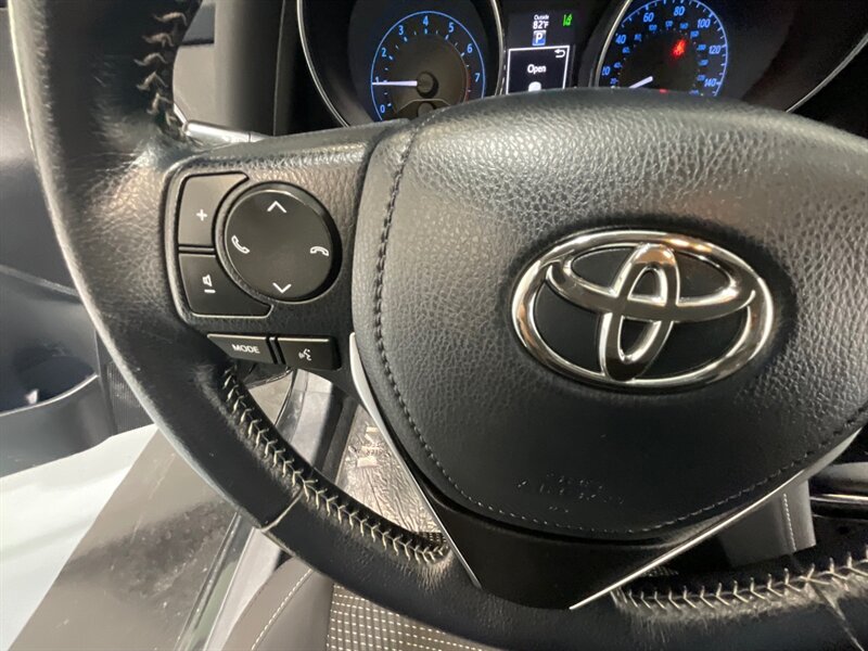 2017 Toyota Corolla iM Hatchback / 1.8L 4Cyl /Backup Camera/ Automatic  / ONLY 55,000 MILES - Photo 35 - Gladstone, OR 97027