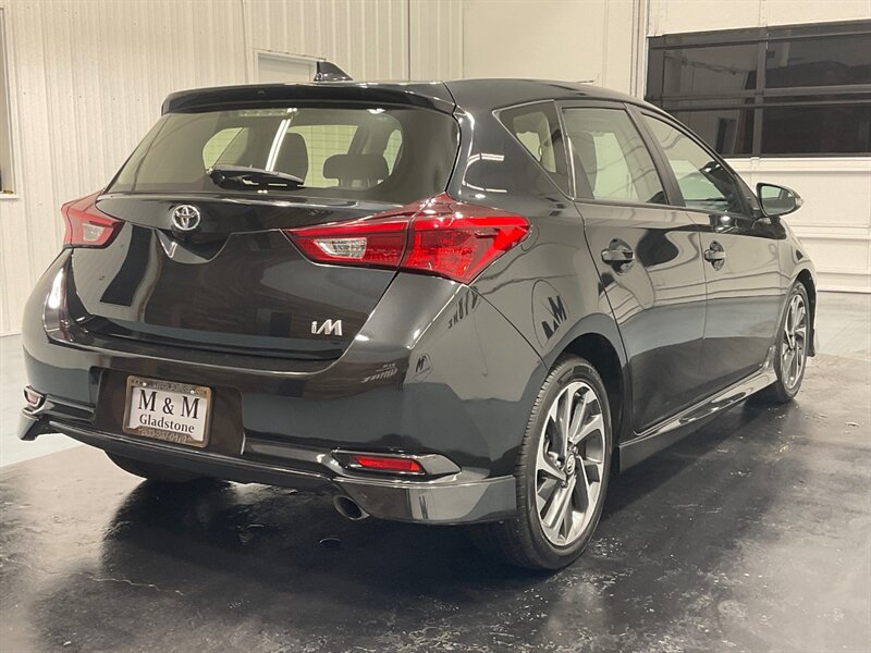 2017 Toyota Corolla iM Hatchback / 1.8L 4Cyl /Backup Camera/ Automatic  / ONLY 55,000 MILES - Photo 9 - Gladstone, OR 97027