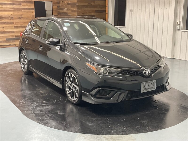 2017 Toyota Corolla iM Hatchback / 1.8L 4Cyl /Backup Camera/ Automatic  / ONLY 55,000 MILES - Photo 2 - Gladstone, OR 97027