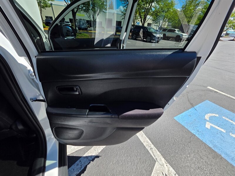 2013 Mitsubishi Outlander Sport ES 2WD 4-Cyl , 2.0L / PADDLE SHIFTS / Fresh Trade / Excellent Condition - Photo 36 - Portland, OR 97217
