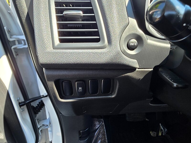2013 Mitsubishi Outlander Sport ES 2WD 4-Cyl , 2.0L / PADDLE SHIFTS / Fresh Trade / Excellent Condition - Photo 41 - Portland, OR 97217