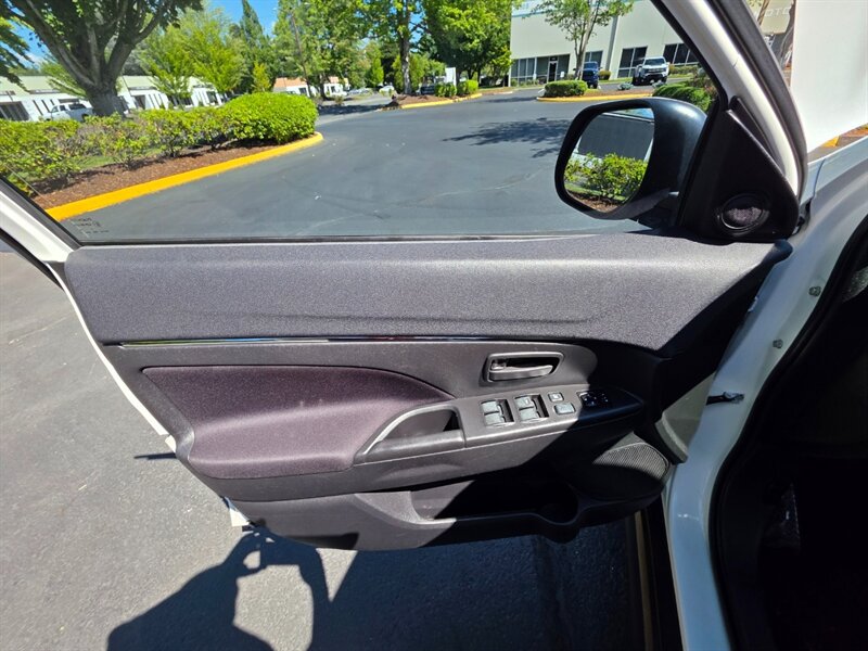 2013 Mitsubishi Outlander Sport ES 2WD 4-Cyl , 2.0L / PADDLE SHIFTS / Fresh Trade / Excellent Condition - Photo 33 - Portland, OR 97217