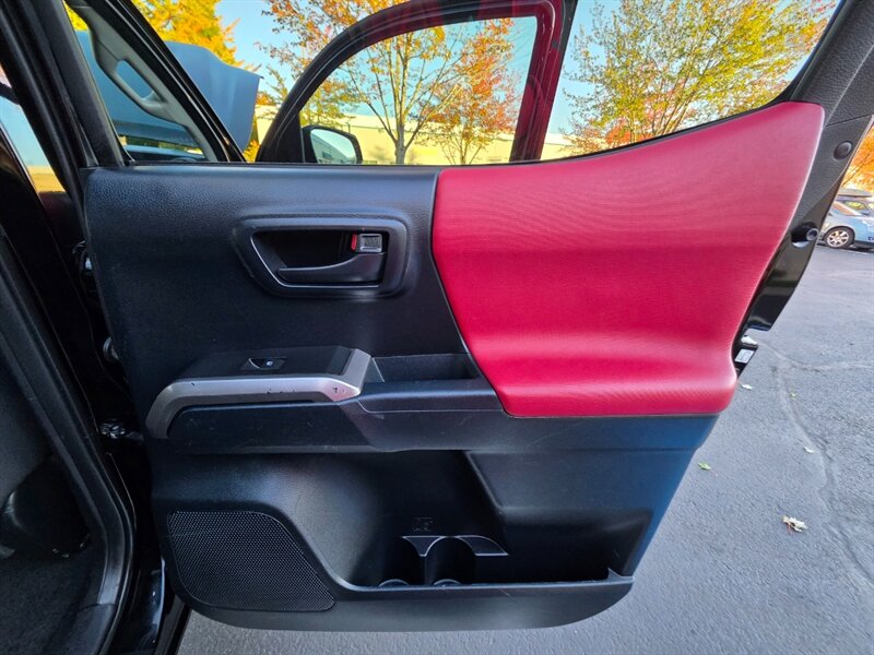 2016 Toyota Tacoma DOUBLE CAB 4X4 V6 3.5L / LOCAL TRUCK / LIFTED !! - Photo 43 - Portland, OR 97217