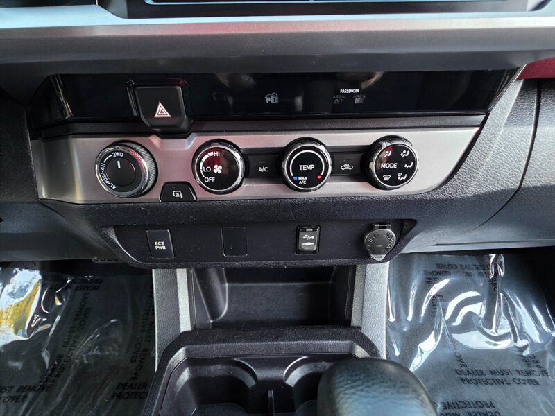 2016 Toyota Tacoma DOUBLE CAB 4X4 V6 3.5L / LOCAL TRUCK / LIFTED !! - Photo 37 - Portland, OR 97217