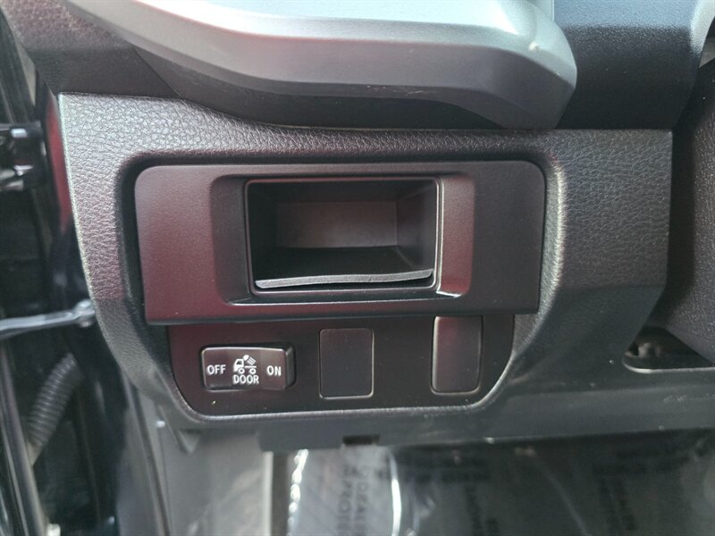 2016 Toyota Tacoma DOUBLE CAB 4X4 V6 3.5L / LOCAL TRUCK / LIFTED !! - Photo 38 - Portland, OR 97217