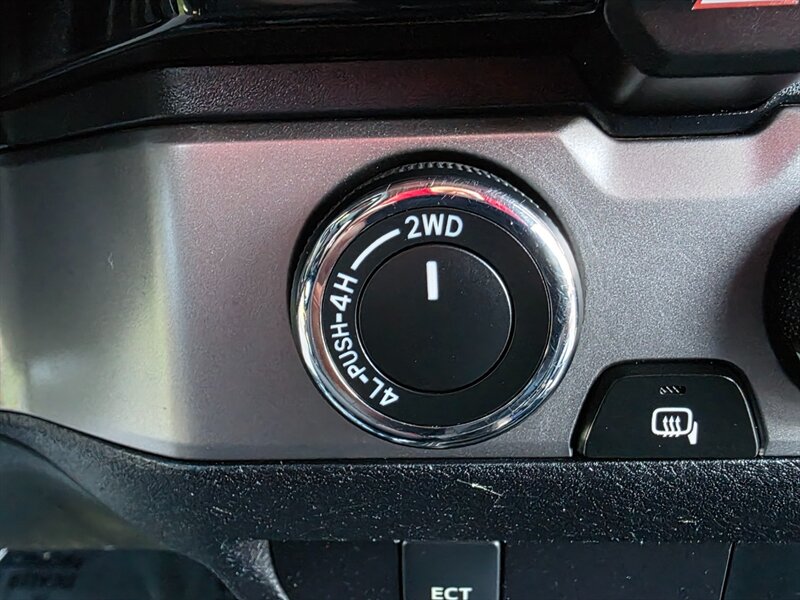 2016 Toyota Tacoma DOUBLE CAB 4X4 V6 3.5L / LOCAL TRUCK / LIFTED !! - Photo 19 - Portland, OR 97217