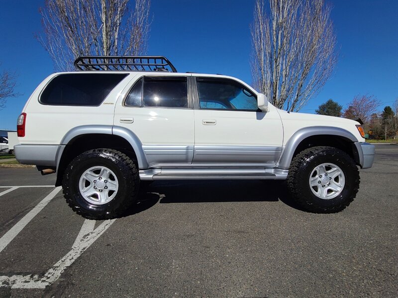 2000 Toyota 4Runner Limited 4X4 / V6 3.4L / LEATHER / REAR  DIFFERENTIAL LOCKER / NEW LIFT / NEW TIMING BELT / 122,000 MILES - Photo 4 - Portland, OR 97217